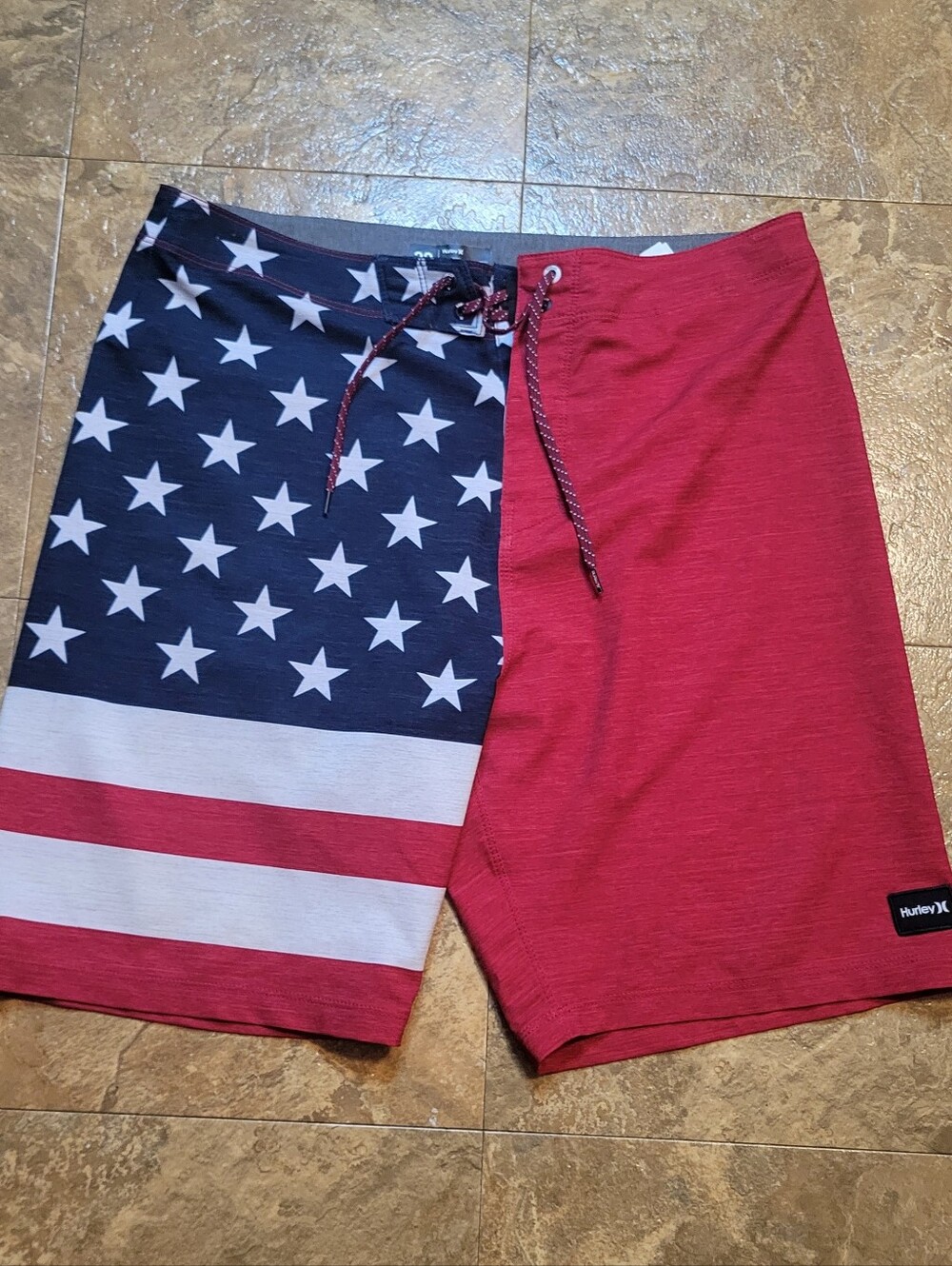 Hurley Phantom Eco Weekender Swim Board Shorts Mens 32 Red White Blue Flag Beach